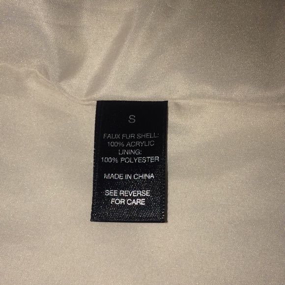 BKE Boutique Faux Fur Tunic Style Vest - Picture 10 of 10